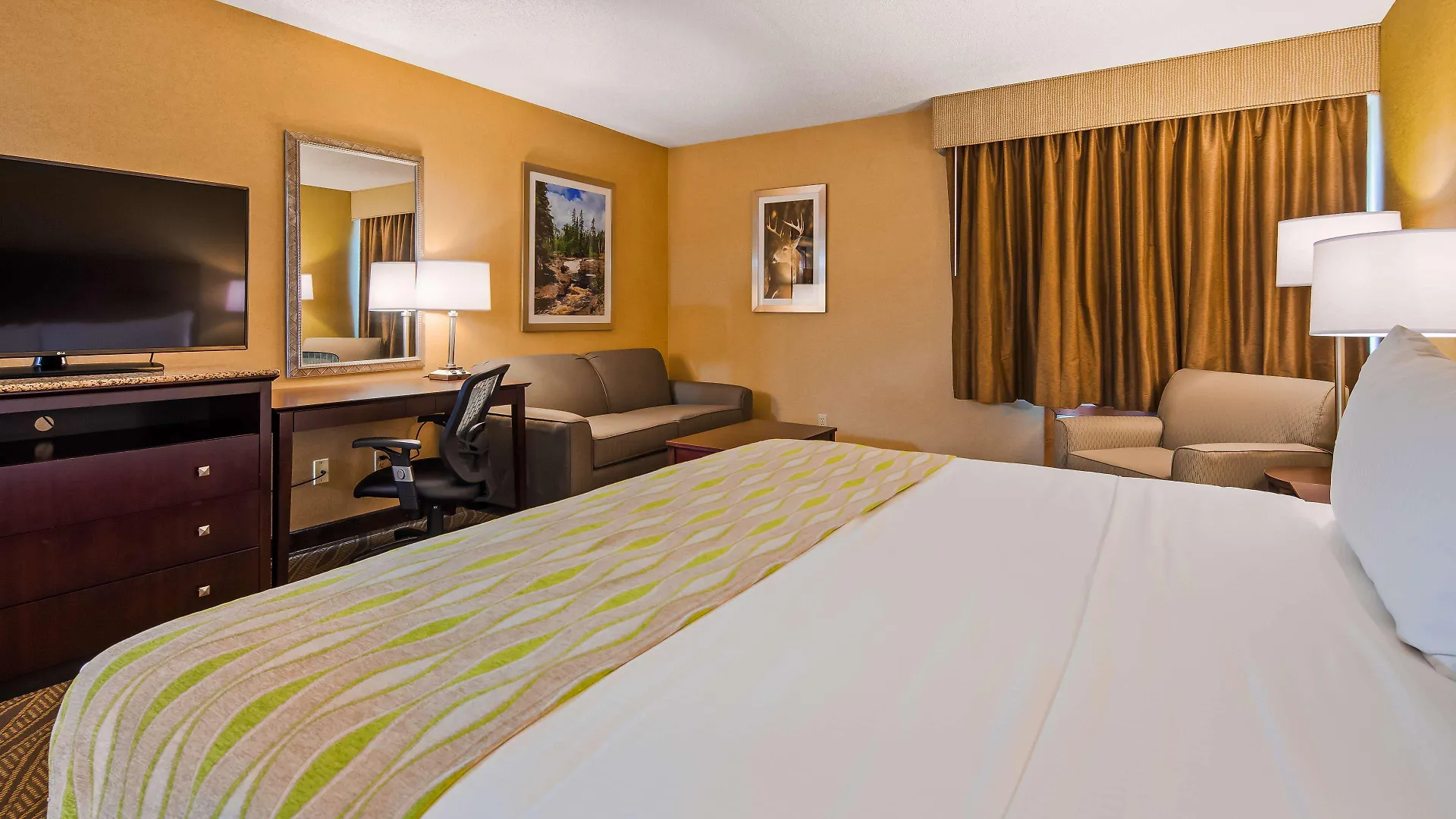 Best Western Premier Ark Hotel Тирана