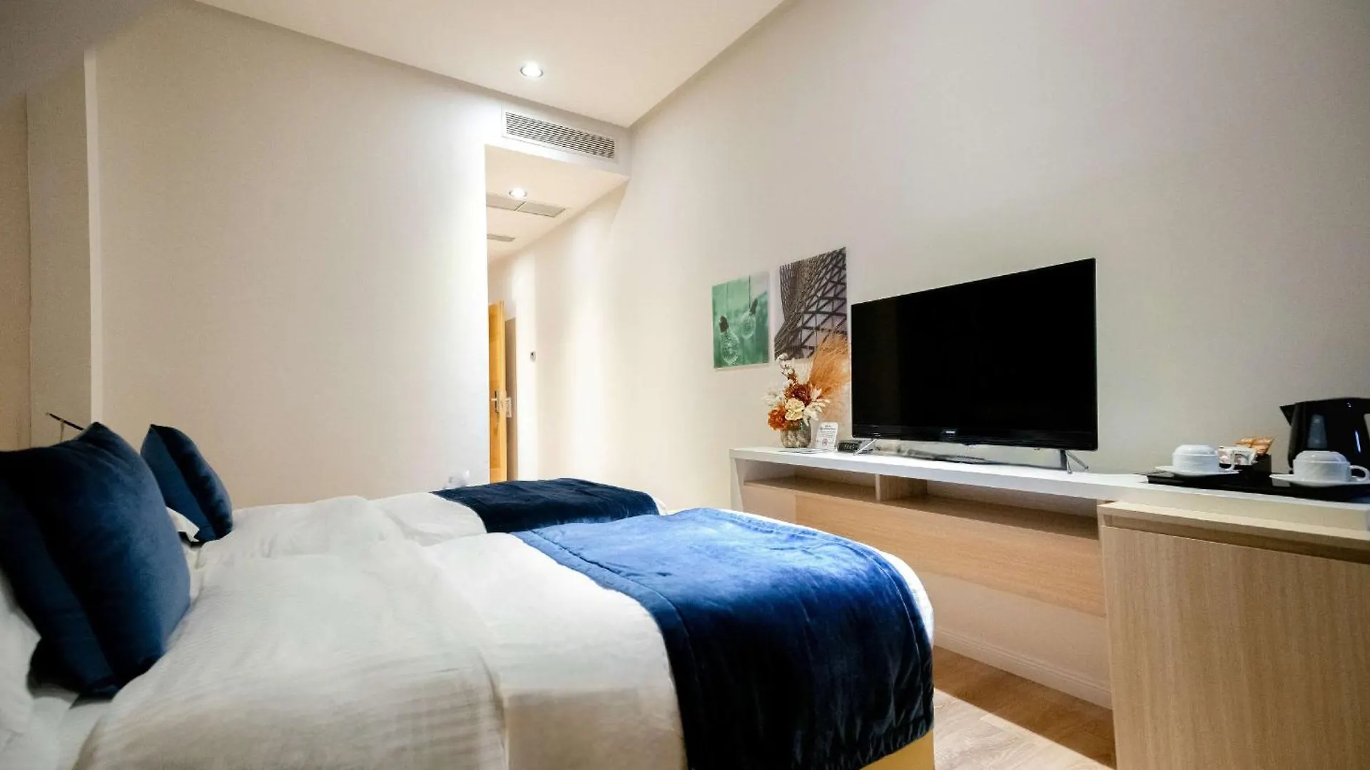 Best Western Premier Ark Hotel Тирана